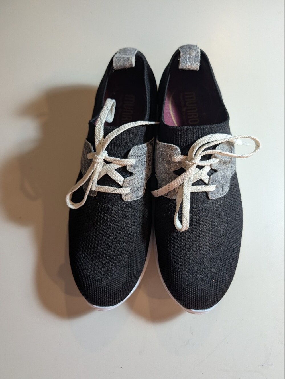 Munro Black Knit Sandi Sneaker with Gray Felt Accents and White Laces Size 7.5